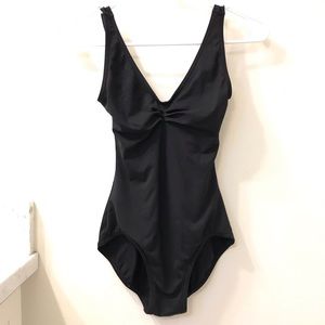CAPEZIO black v-neck pinch front leotard